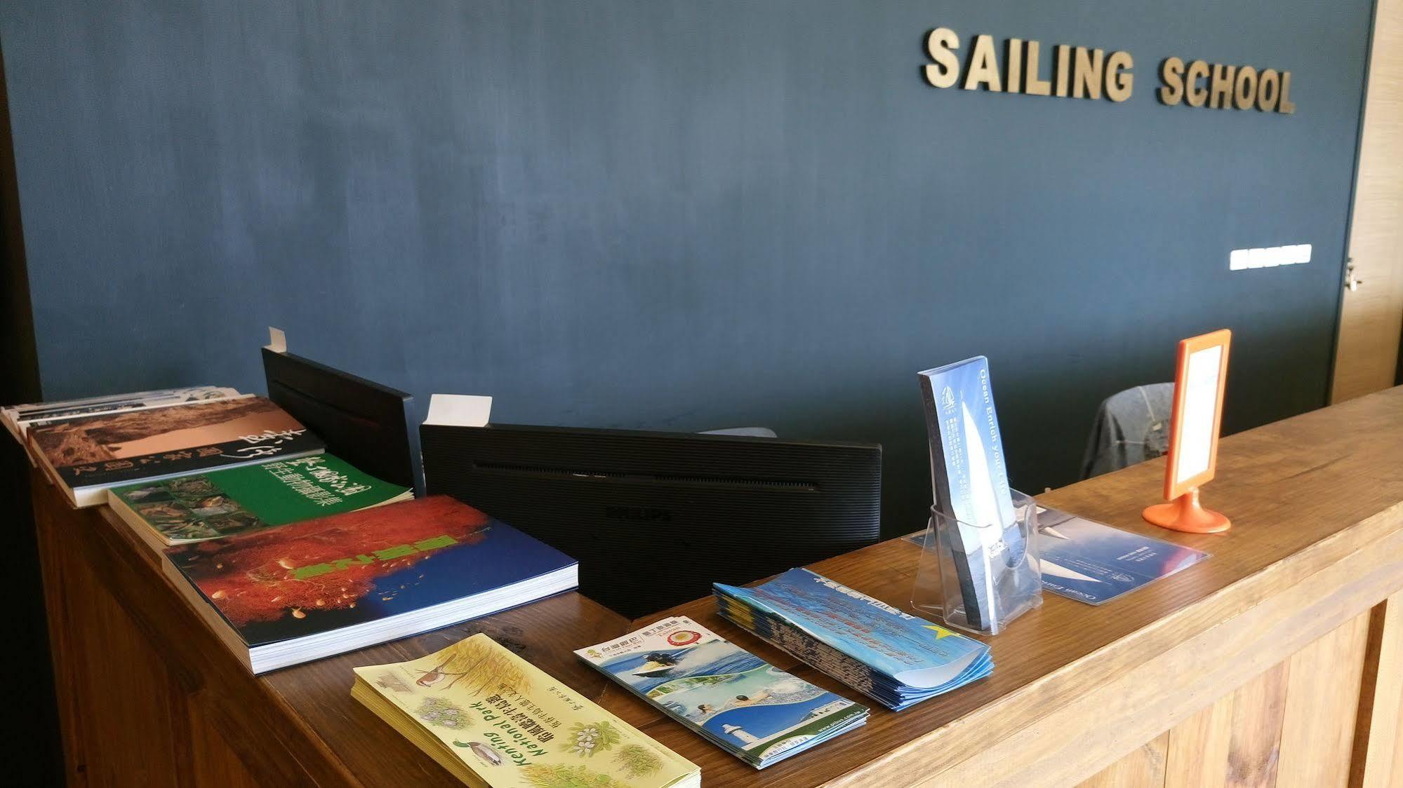 Fun Wind Sailing Hostel Nanwan Exterior photo