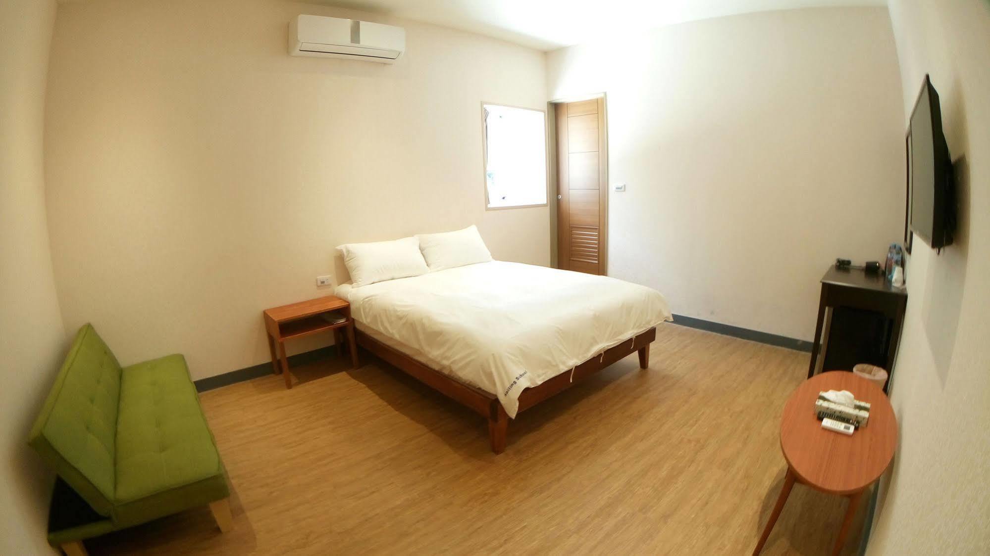 Fun Wind Sailing Hostel Nanwan Exterior photo