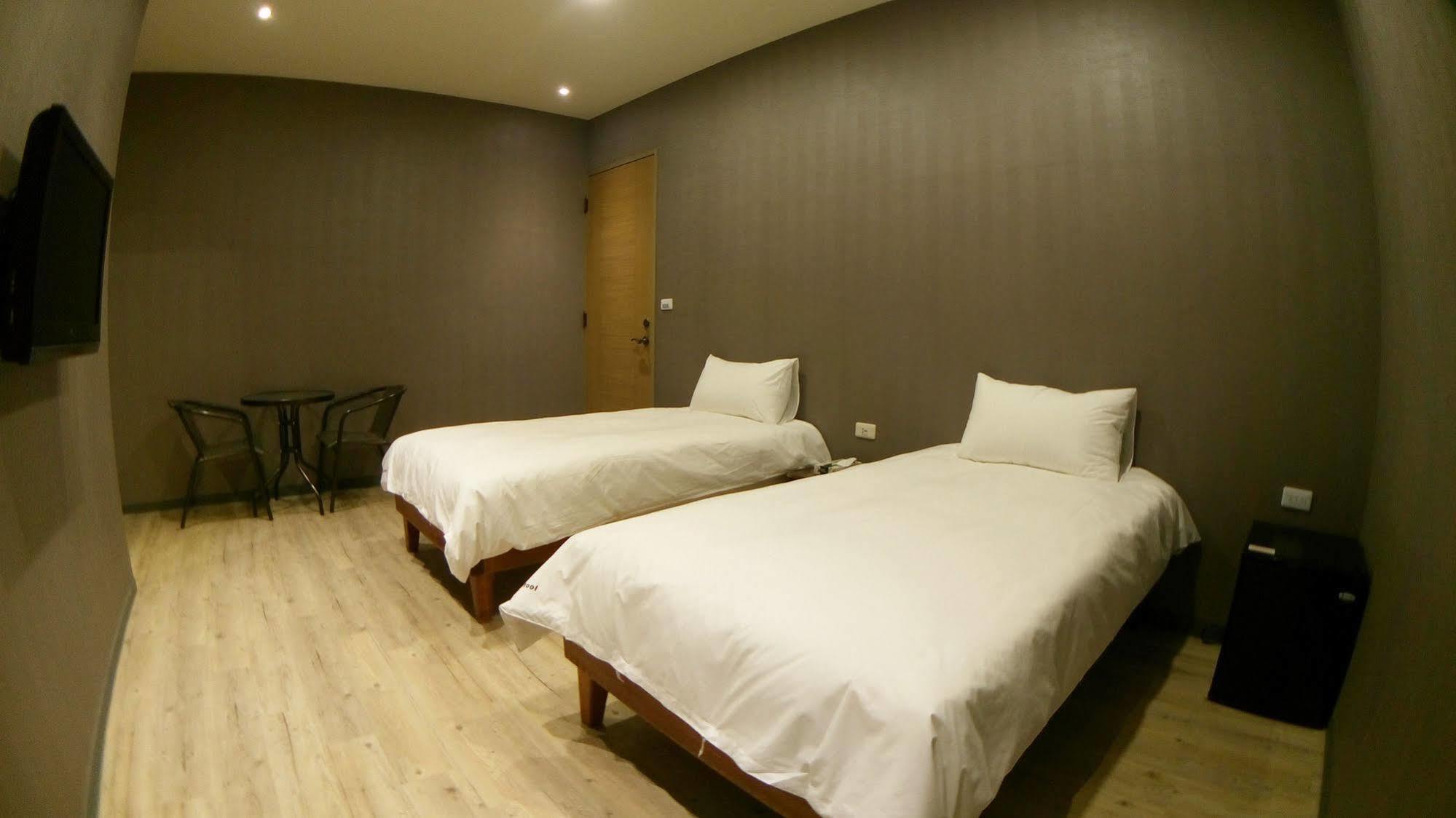 Fun Wind Sailing Hostel Nanwan Exterior photo