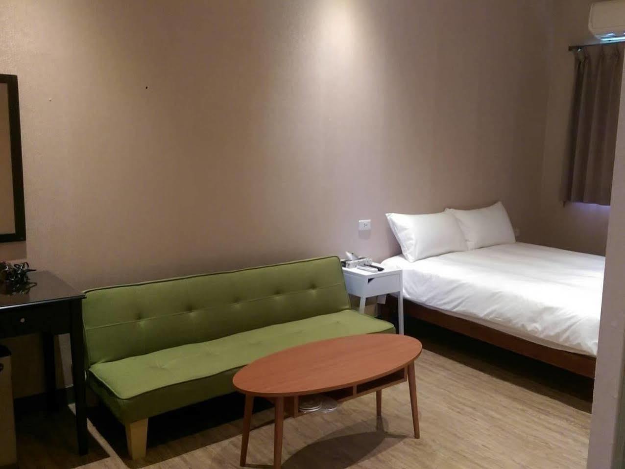 Fun Wind Sailing Hostel Nanwan Exterior photo